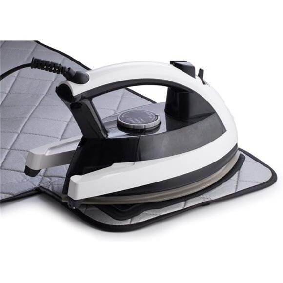 Handy Laundry Magnetic Ironing Mat Change Any Flat Surface into an Ironing Board - Picture 4 of 7